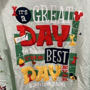 Disneyland Resort top. It’s a great day to have the best day !